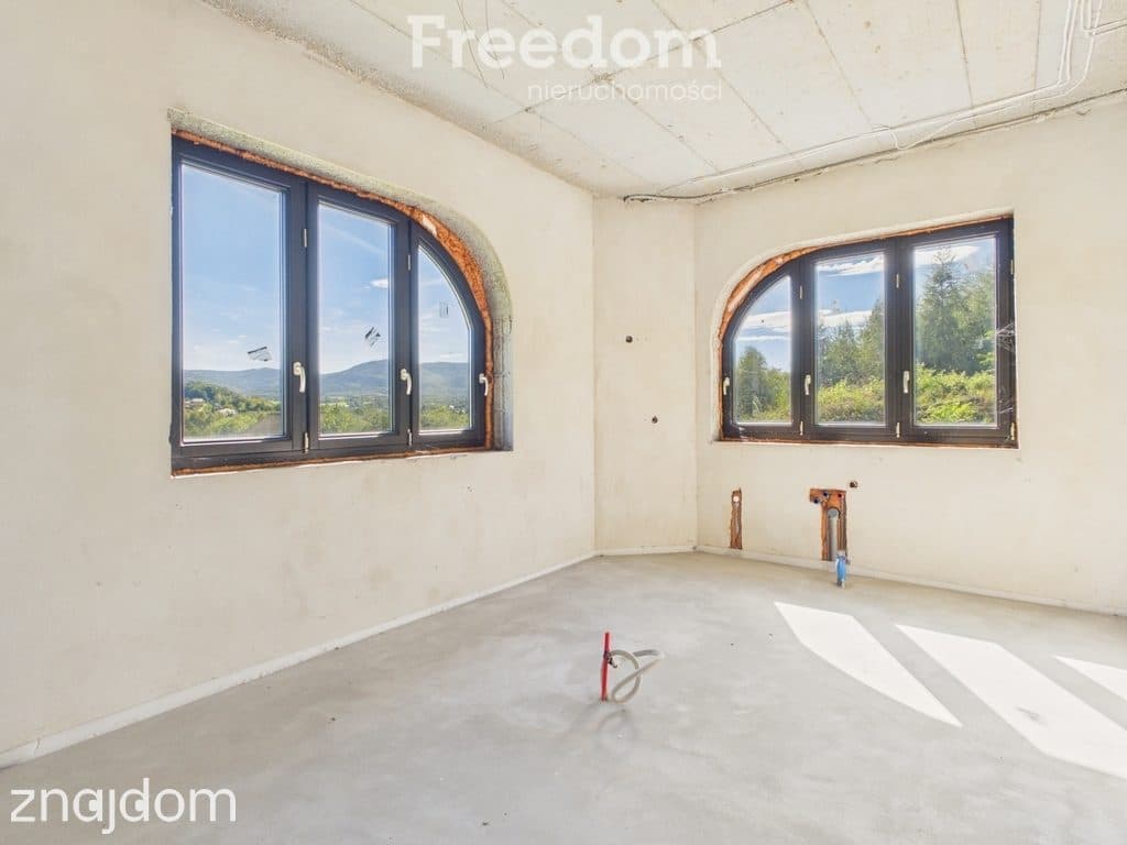 Willa ok. 470 m² na działce 79,28 ar | Zagórnik - zdjęcie 9