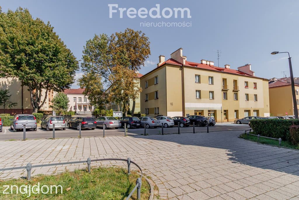 2-pokojowe mieszkanie z balkonem do remontu! - zdjęcie 9