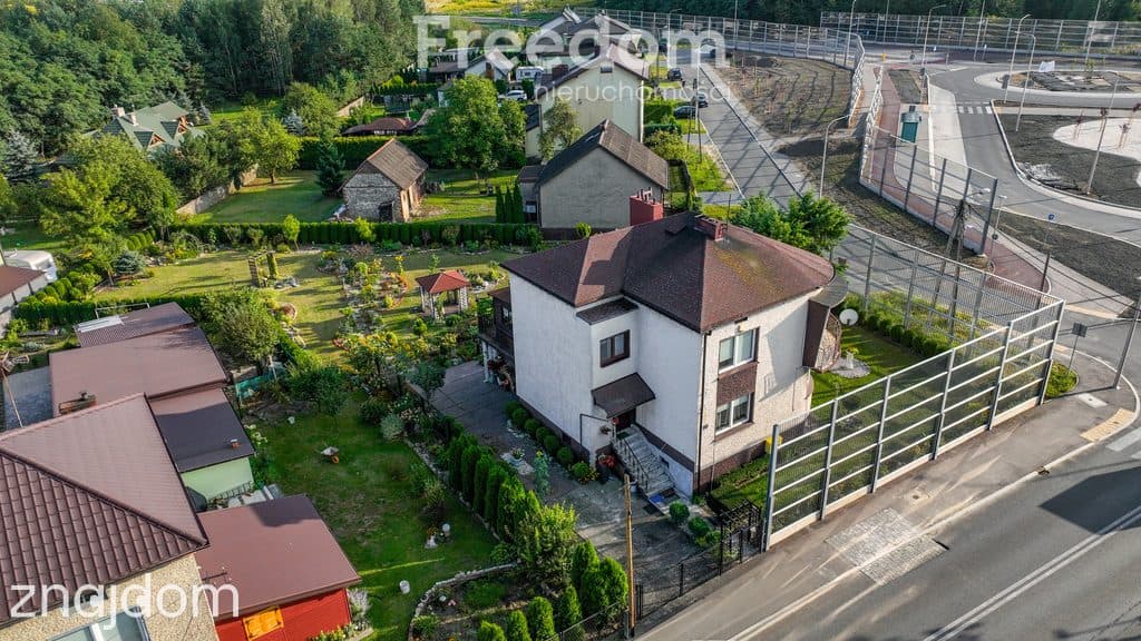 Dom z pięknym ogrodem! - zdjęcie 3