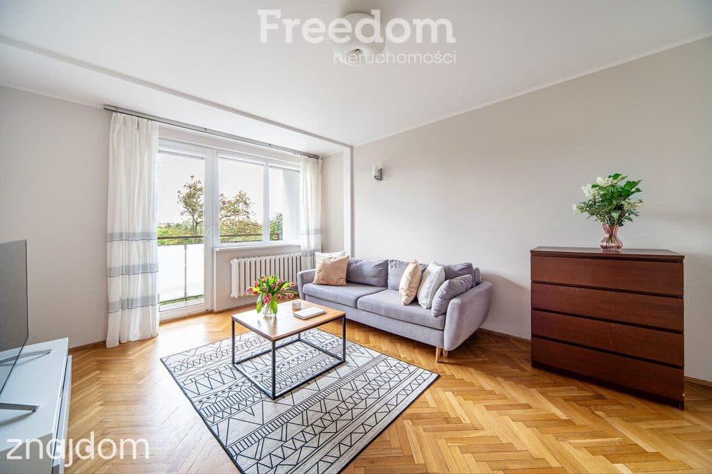 2 POK, GROCHÓW, PIWNICA, BALKON, KOMUNIKACJA