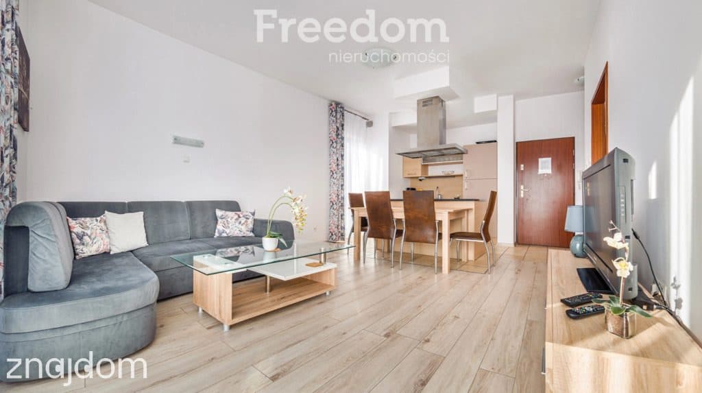 2-pokojowe, 39 m², winda, garaż, ogrodzony teren