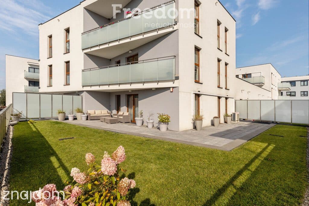 Luksusowy apartament 63,5 m2 z tarasem i ogrodem 134 m2 na 1 piętrze