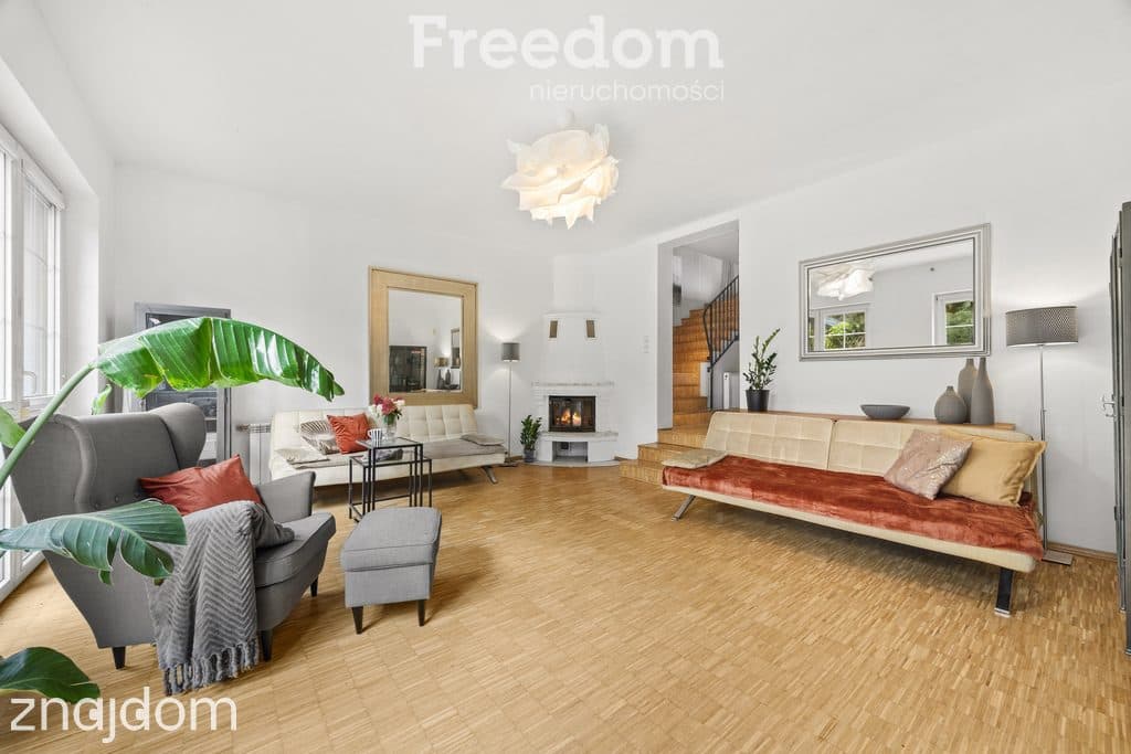 Wyjątkowy dom z antresolami 180 m² w Żyrardowie - zdjęcie 2