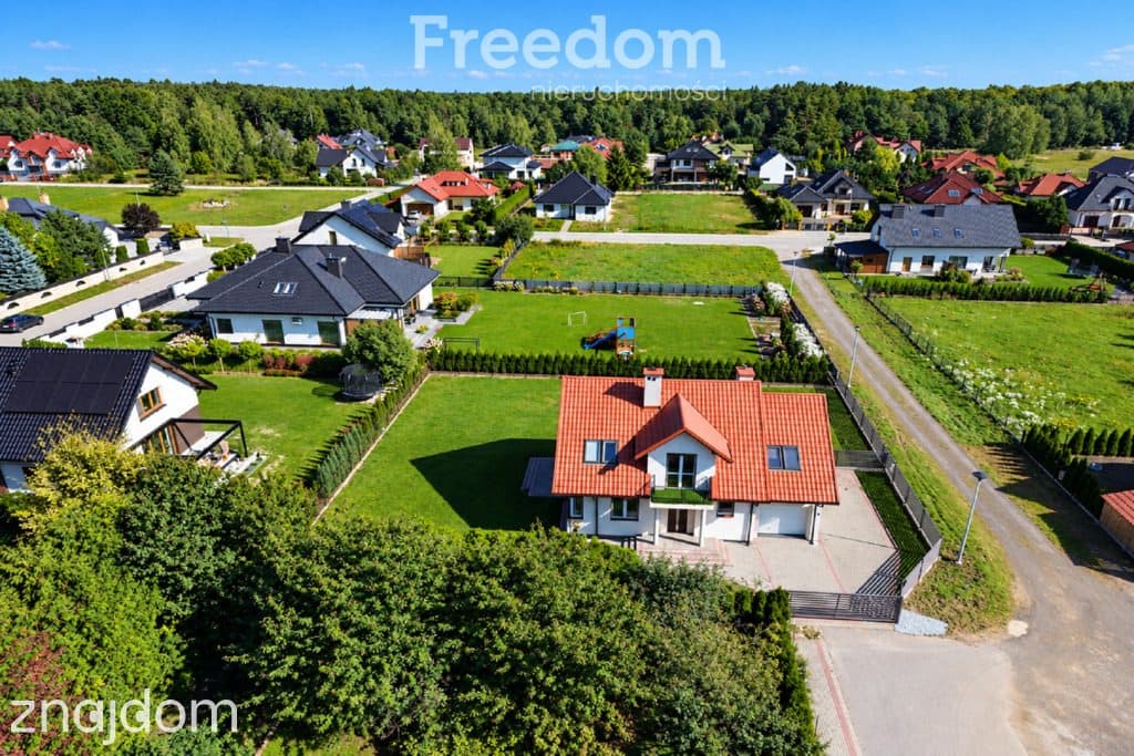 Dom 185 m², 4 pokoje, spokojna okolica - zdjęcie 2