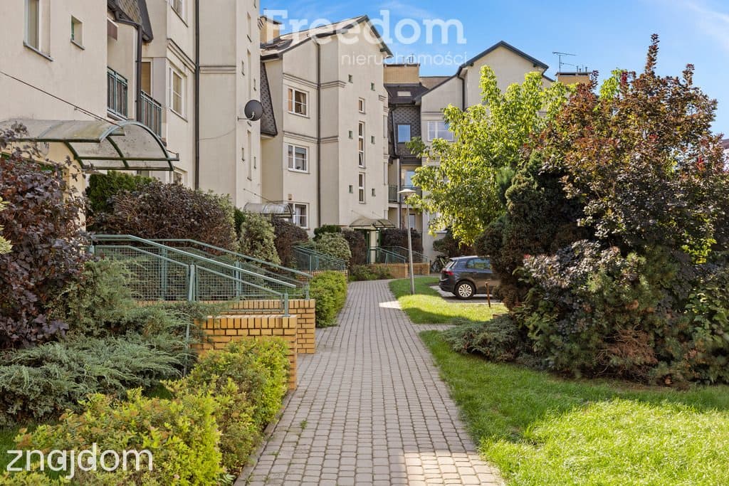Piękne mieszkanie 126 M² - 5 pokoi, 2 miejsca postojowe - Józefosław - zdjęcie 14