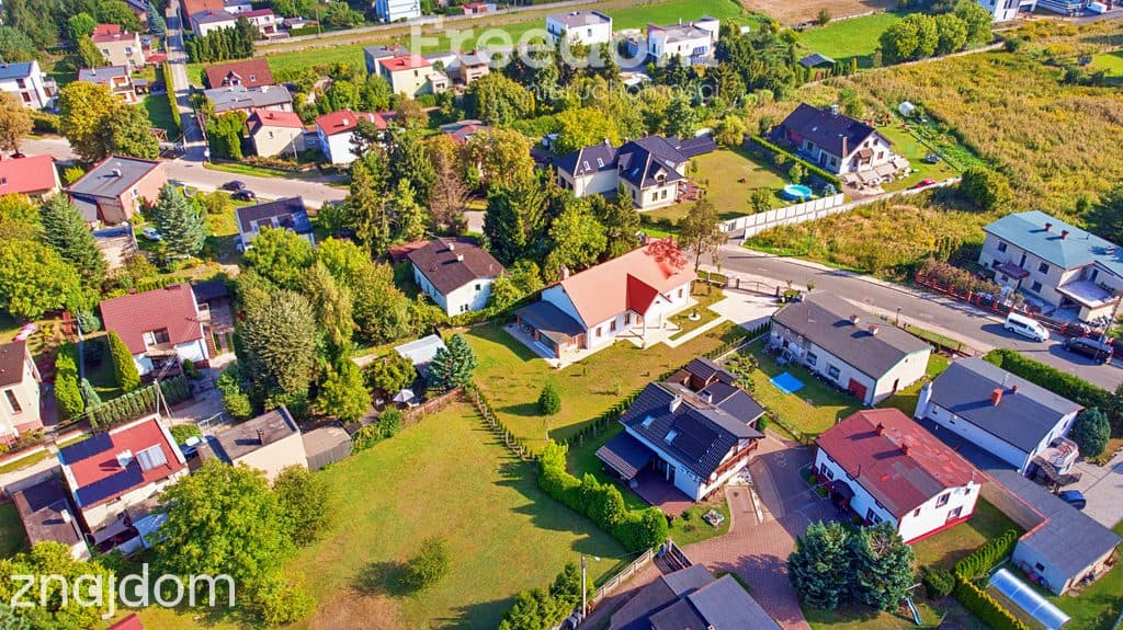 Klasyka, która urzeka – Wyjątkowy dom w stylu dworkowym - zdjęcie 4