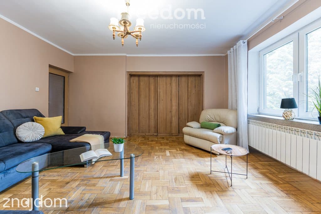 Przestronny z wieloma możliwościami dom w Wołominie. - zdjęcie 12