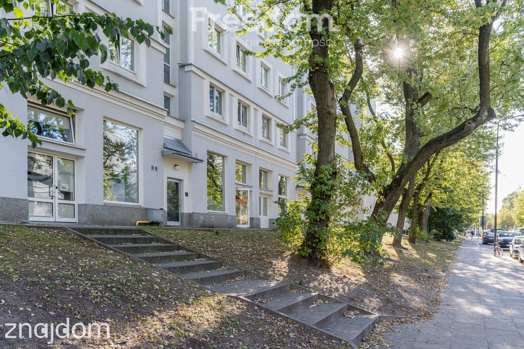 Wygodny, przestronny i klimatyczny apartament - zdjęcie 16