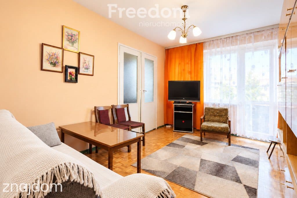 3 pokoje, 48 m2, III piętro, balkon, os. Wolność 1, Bełchatów