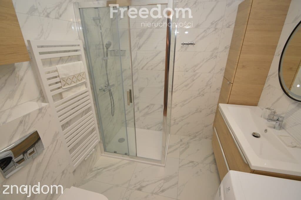 Nowoczesny apartament na ul. Targowej - zdjęcie 12