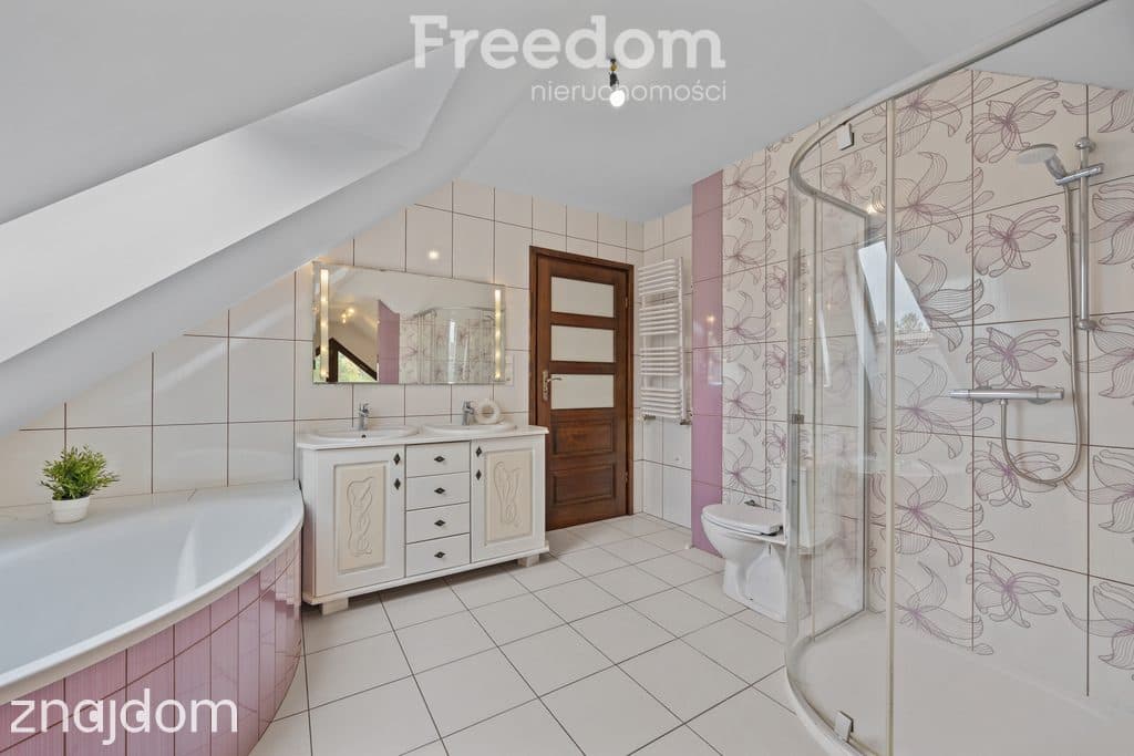 Architektura komfortu. Dom 190m2 z dębowym sercem w Jaktorowie - zdjęcie 11