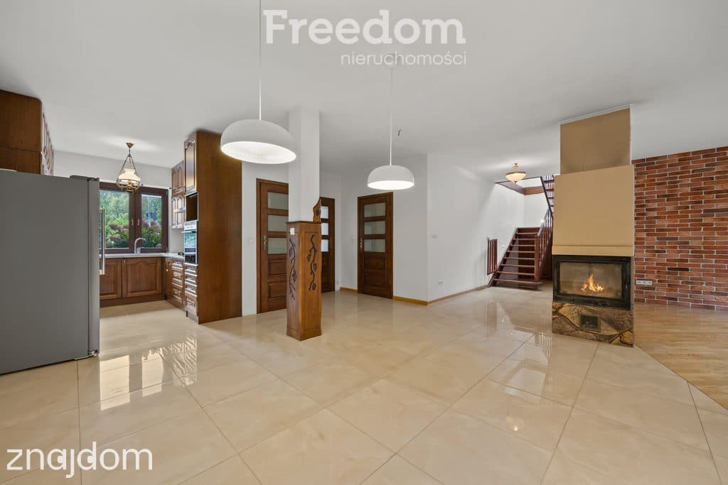 Architektura komfortu. Dom 190m2 z dębowym sercem w Jaktorowie - zdjęcie 5