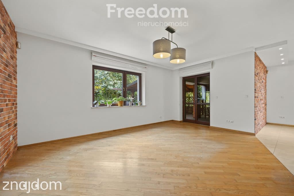 Architektura komfortu. Dom 190m2 z dębowym sercem w Jaktorowie - zdjęcie 4