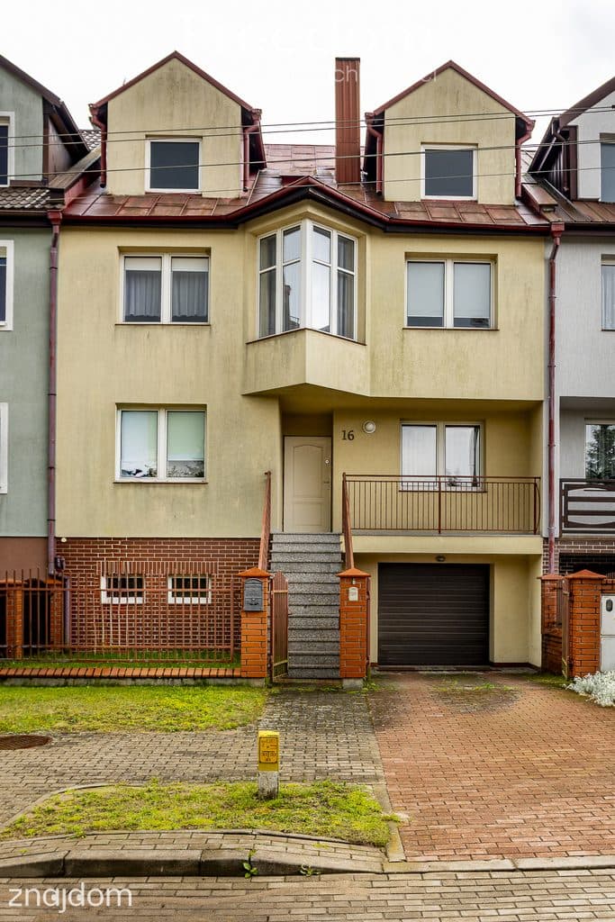 Dom przy lesie i jeziorze – przestrzeń dla rodziny - zdjęcie 9