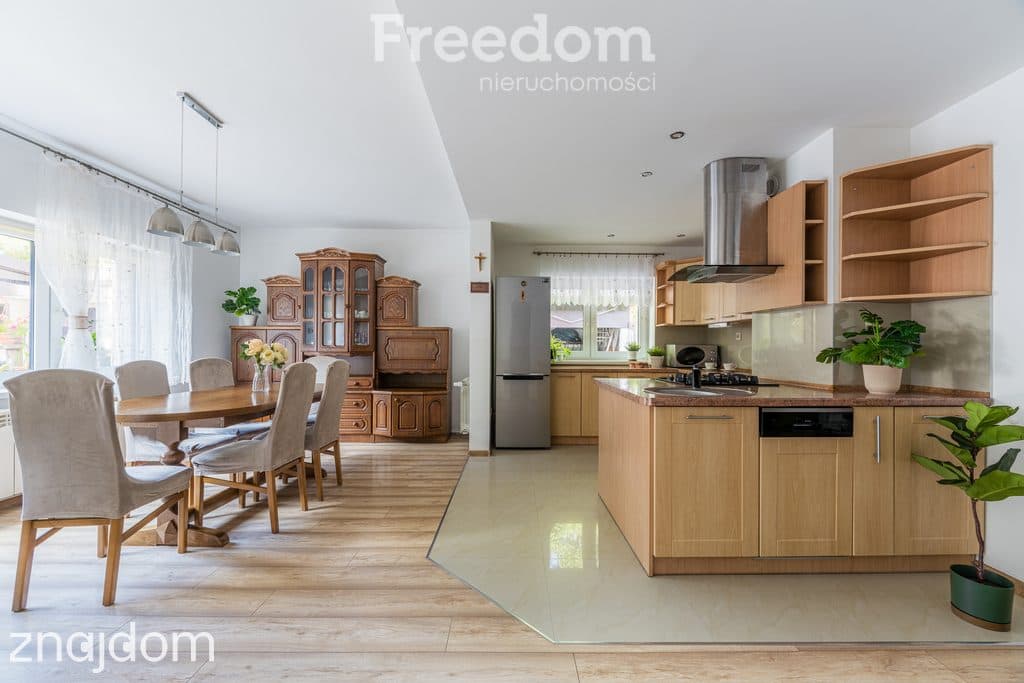 Dom 130m² + budynek gospodarczy, działka 963m² - zdjęcie 9