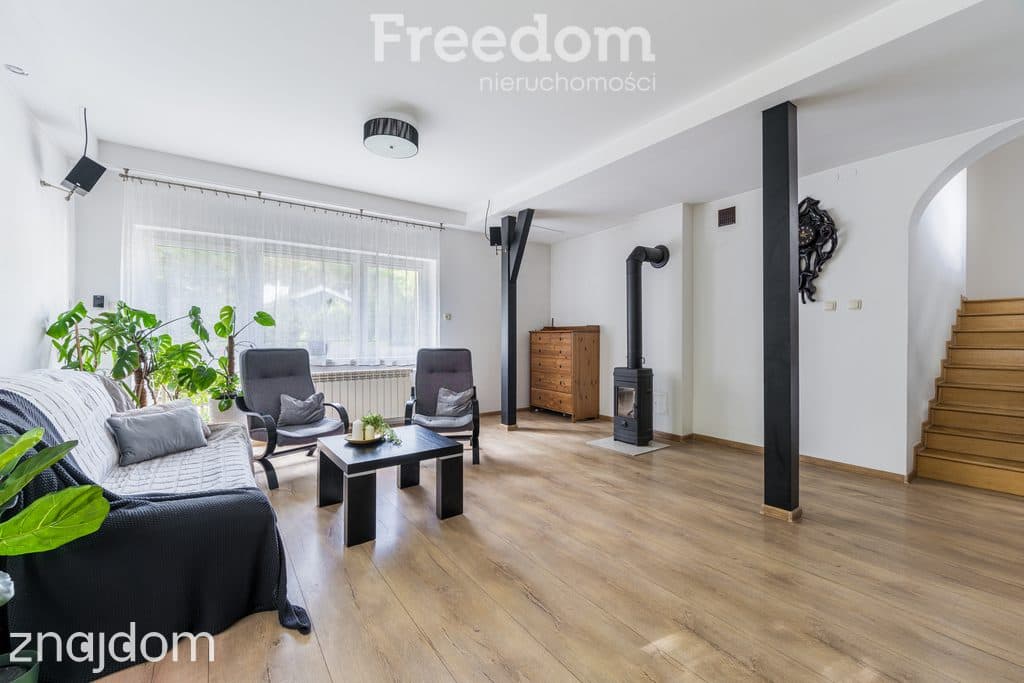 Dom 130m² + budynek gospodarczy, działka 963m²