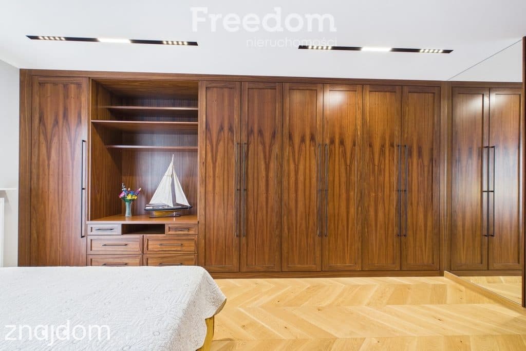 Luksusowy apartament 148 m² z tarasem w prestiżowej dzielnicy - zdjęcie 17