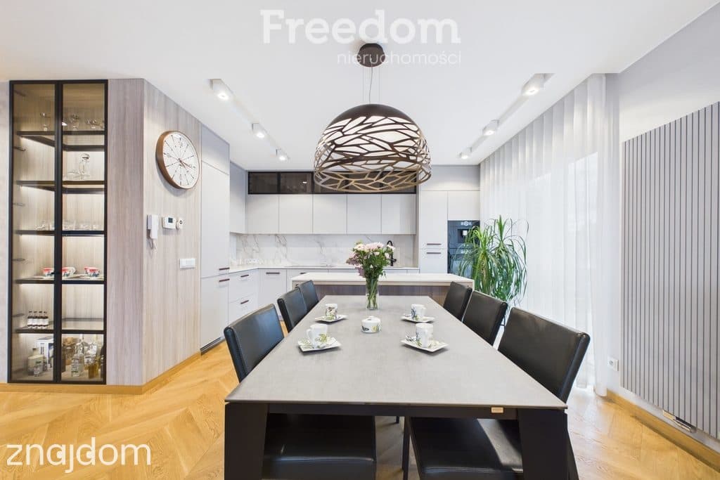 Luksusowy apartament 148 m² z tarasem w prestiżowej dzielnicy - zdjęcie 8