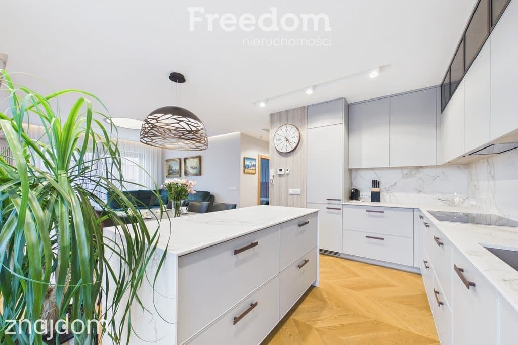 Luksusowy apartament 148 m² z tarasem w prestiżowej dzielnicy - zdjęcie 9