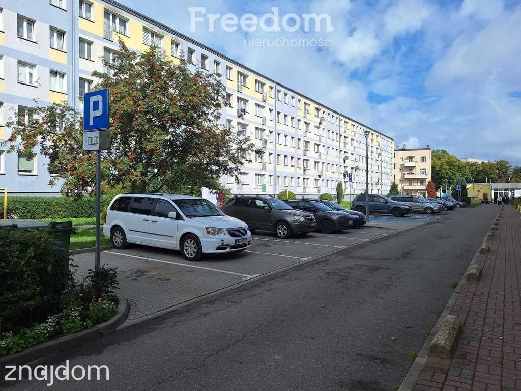 Nieruchomość położona przy Parku im. Henryka Dąbrowskiego