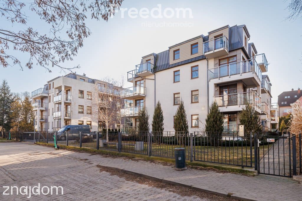 3 pokojowe mieszkanie z tarasem, miejscem postojowym, 400 m od plaży