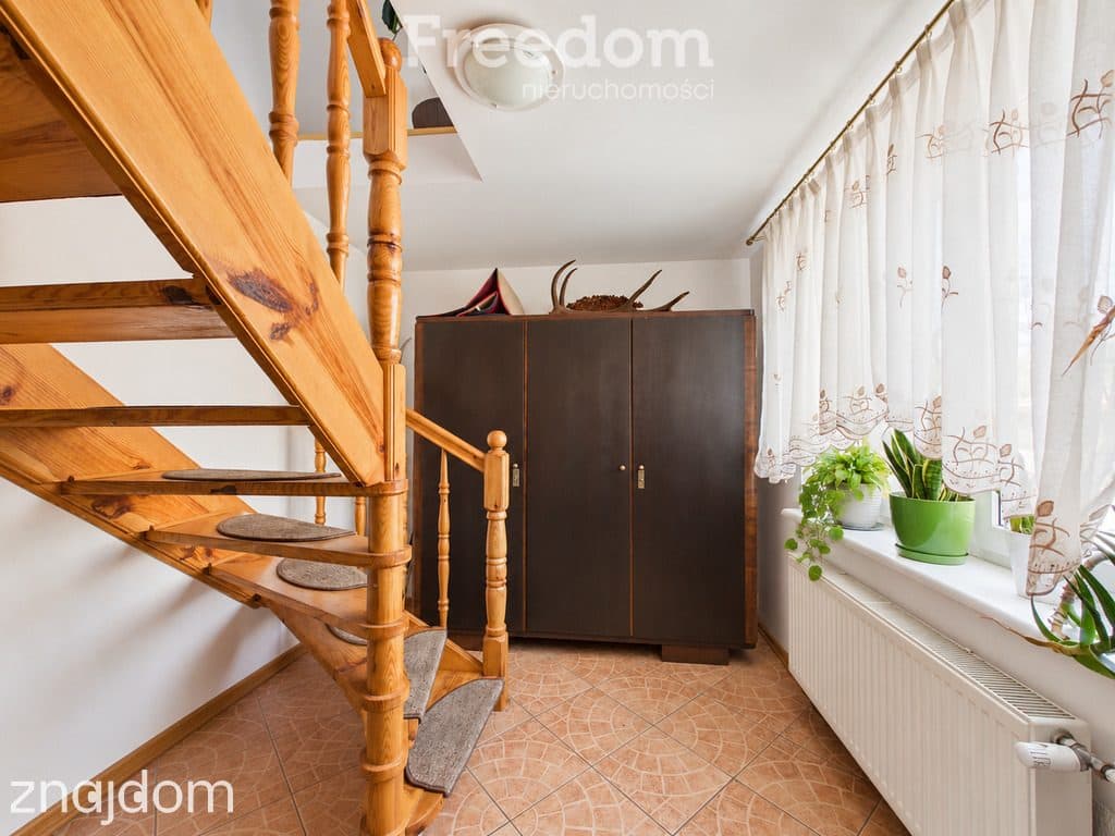 Dom wolnostojący 150m2 z fotowoltaiką i garażem - zdjęcie 8