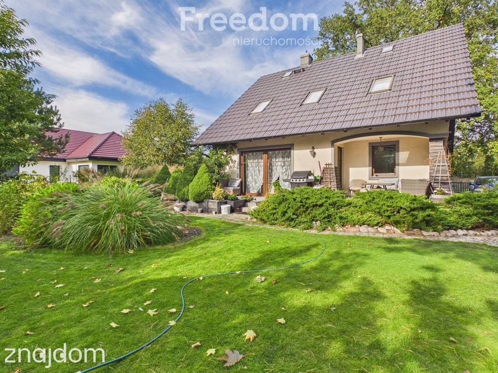 Dom 154 m² z pięknym ogrodem i apartamentem | Dobrzeń Wielki