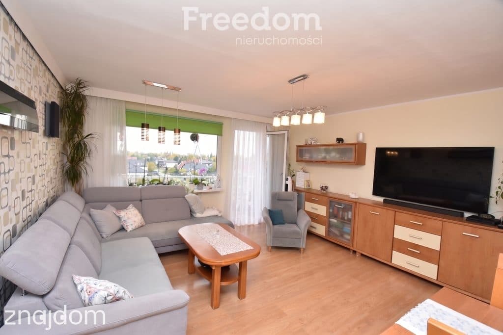 Przestronne 3pok. 71,8 m² z balkonem , windą z poziomu 0-ZWM+działka - zdjęcie 2