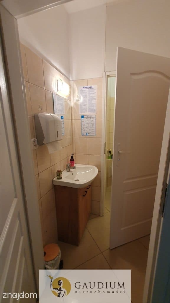 Lokal w centrum Gdyni z witryną - zdjęcie 11