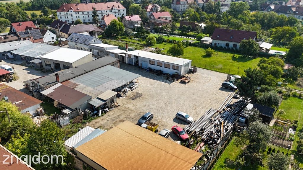 Warsztat z magazynem, wiatą i dużym placem - zdjęcie 5