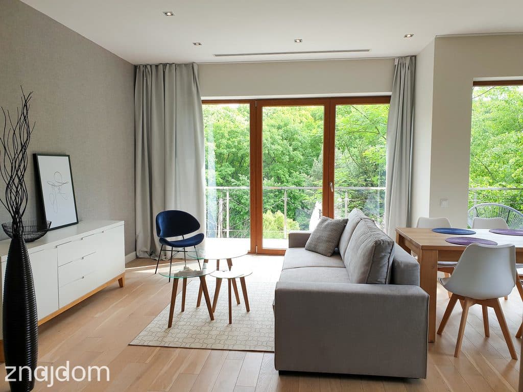 Przestronny apartament w zielonej okolicy - zdjęcie 4