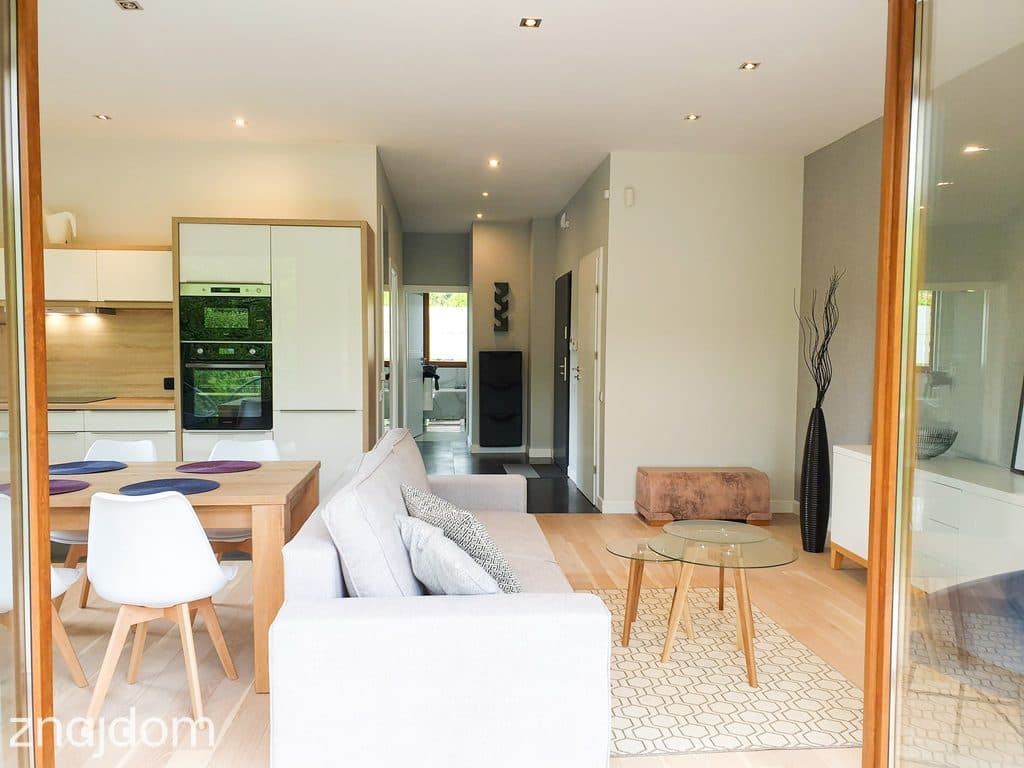 Przestronny apartament w zielonej okolicy - zdjęcie 3
