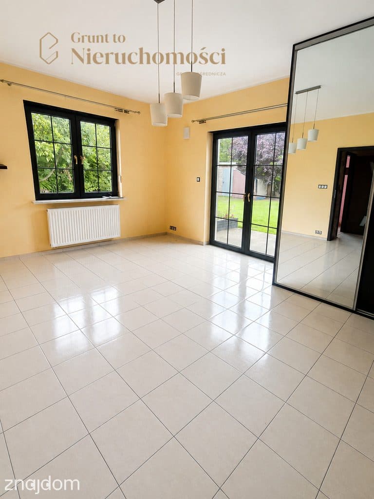 Dom z osobnym mieszkaniem i miejscem na biznes - zdjęcie 12