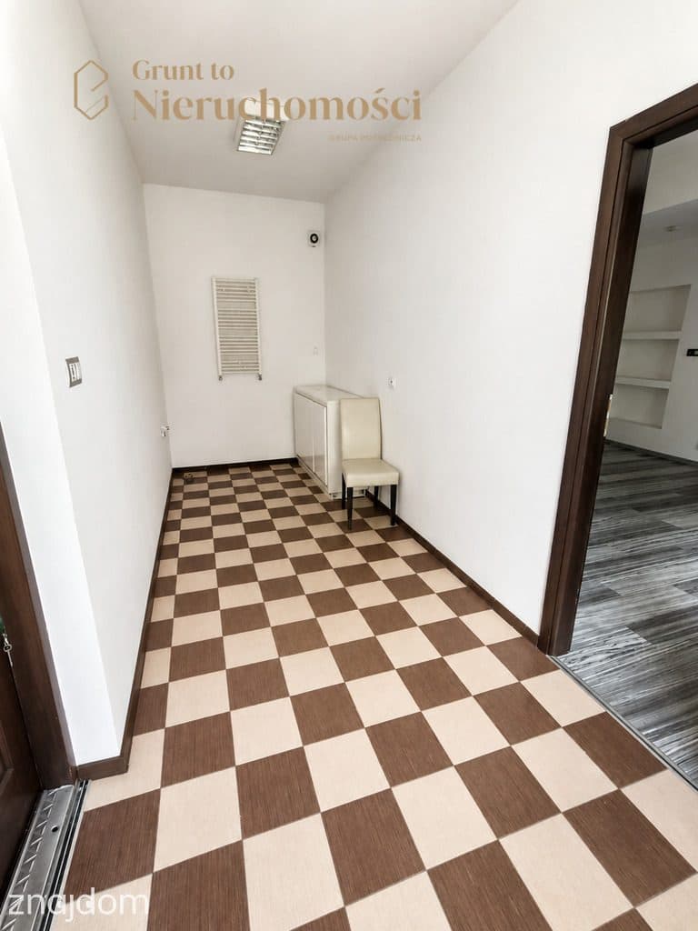 Dom z osobnym mieszkaniem i miejscem na biznes - zdjęcie 19