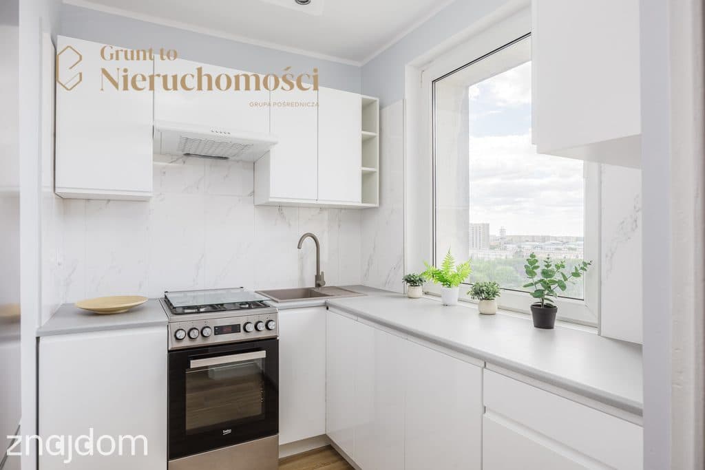 Po generalnym remoncie | balkon | kawalerka | - zdjęcie 4