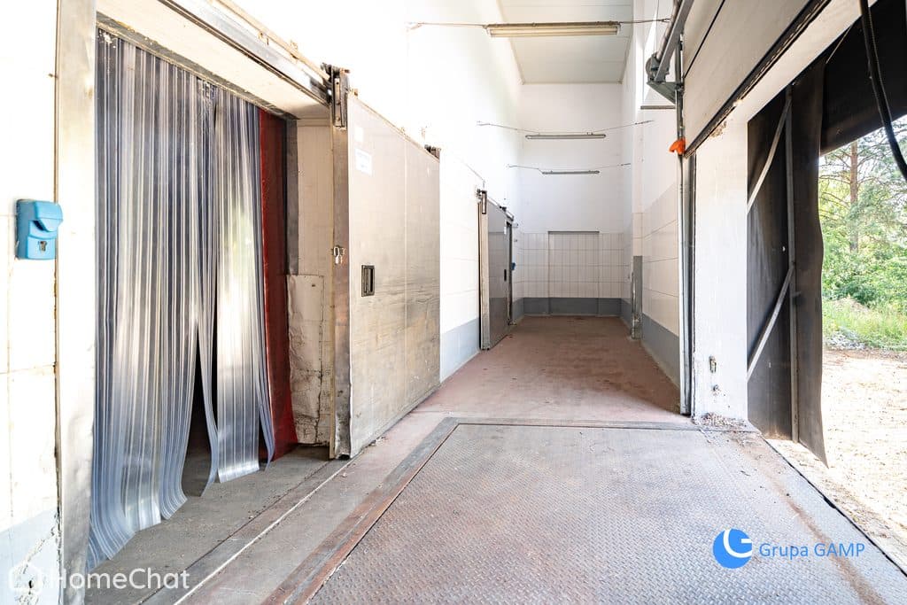 Hala magazynowo-produkcyjna z chłodniami | 861 m²