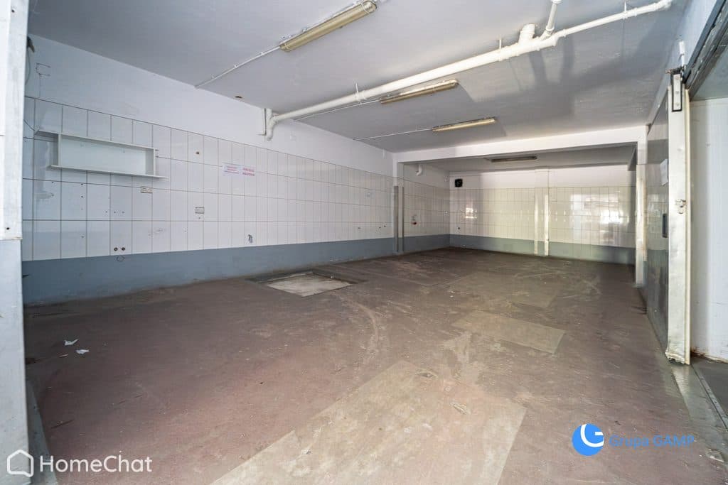 Hala magazynowo-produkcyjna z chłodniami | 861 m²