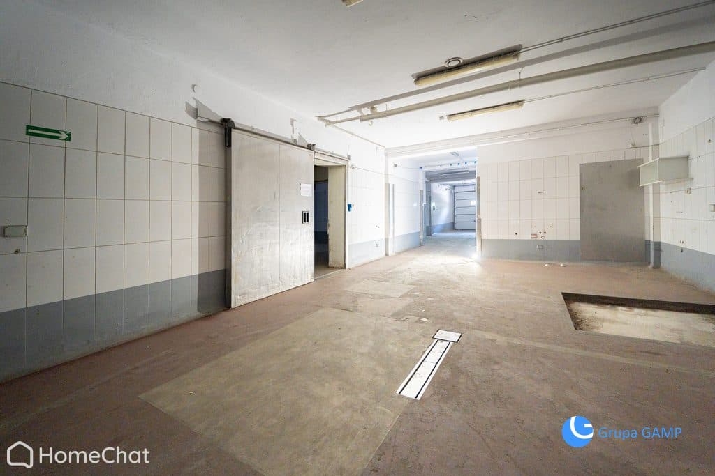 Hala magazynowo-produkcyjna z chłodniami | 861 m²