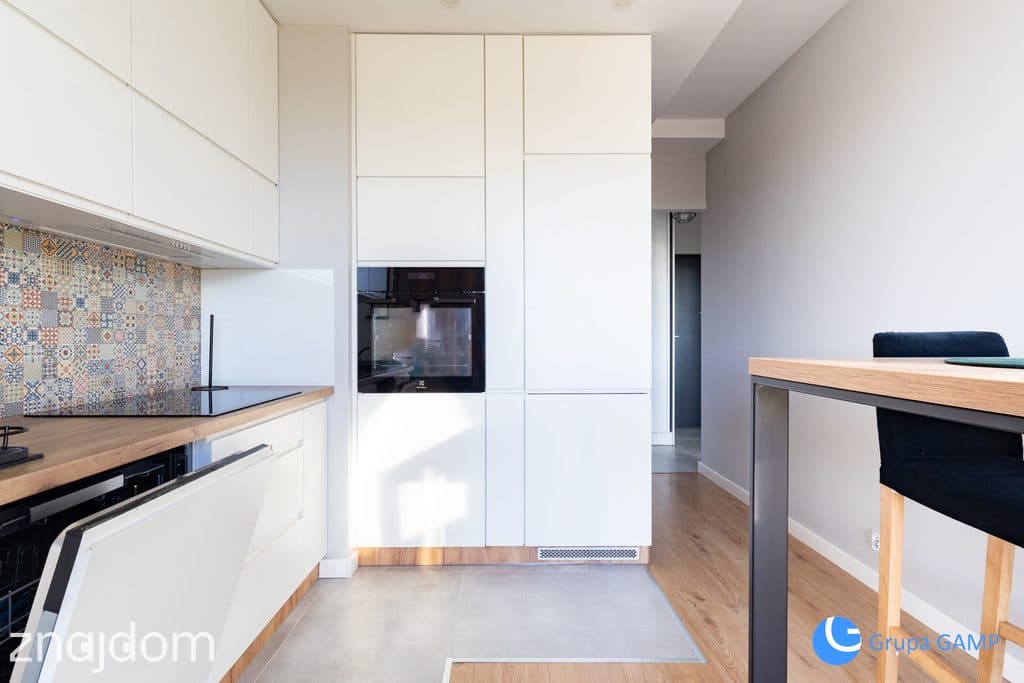 2pok, 34m2, *Mogilska Tower* Balkon, Parking - zdjęcie 5