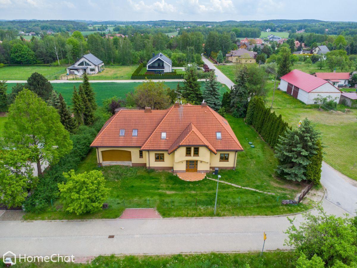 Podłódzkie Beverly Hills: rezydencja na przy lesie