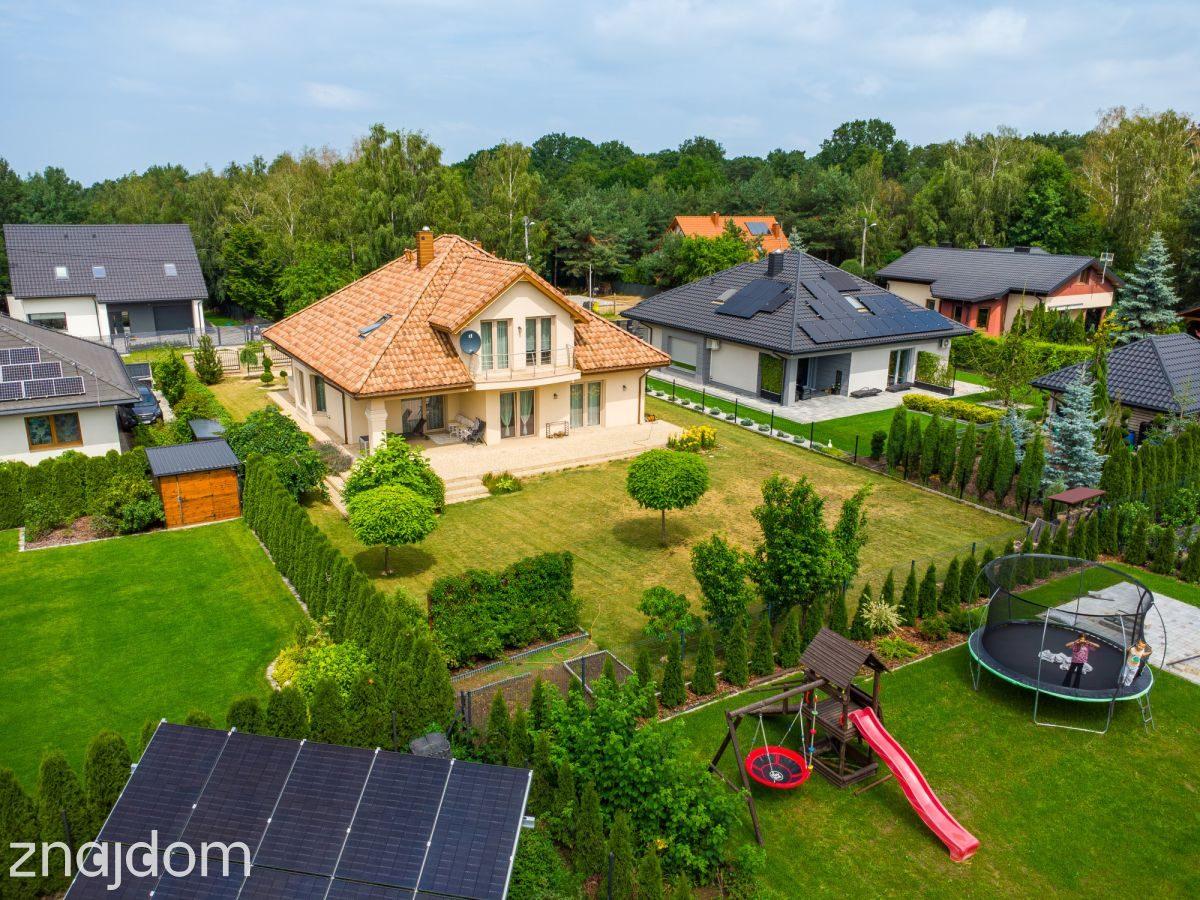 Dom rok budowy 2021 | 247 m² | ogród 946 m
