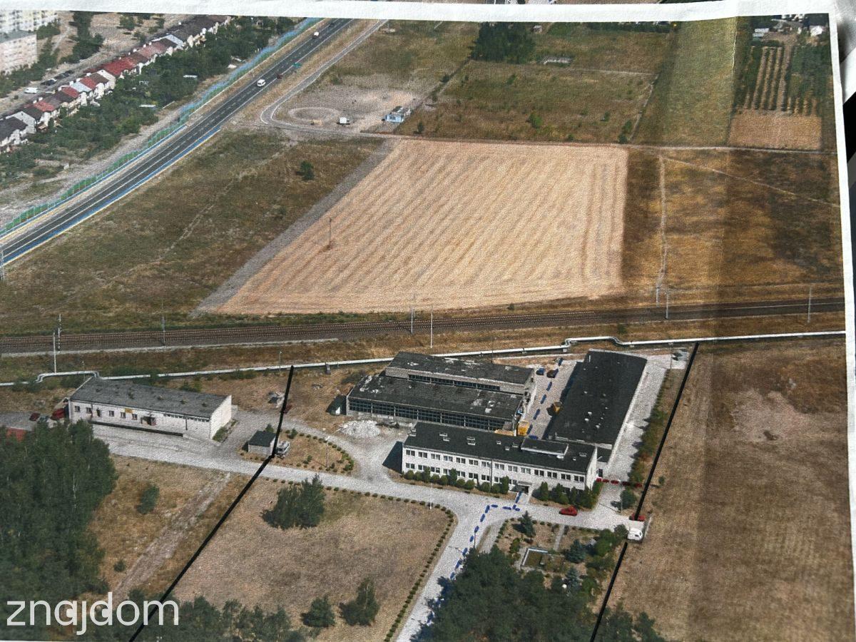 Działka inwestycyjna 7471 m² z budynkiem 600 m² - zdjęcie 3
