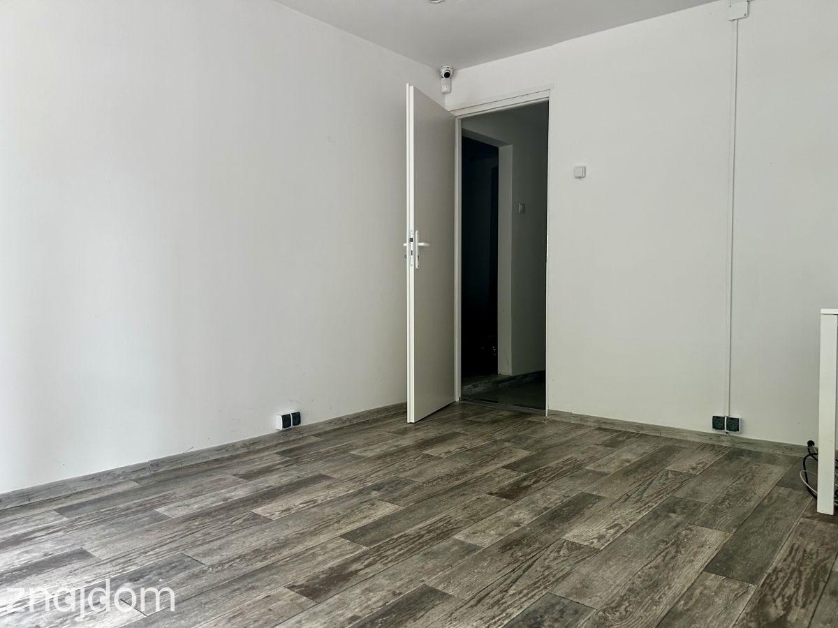 Biuro lub punkt usługowy – gotowy lokal 32 m2 - zdjęcie 2
