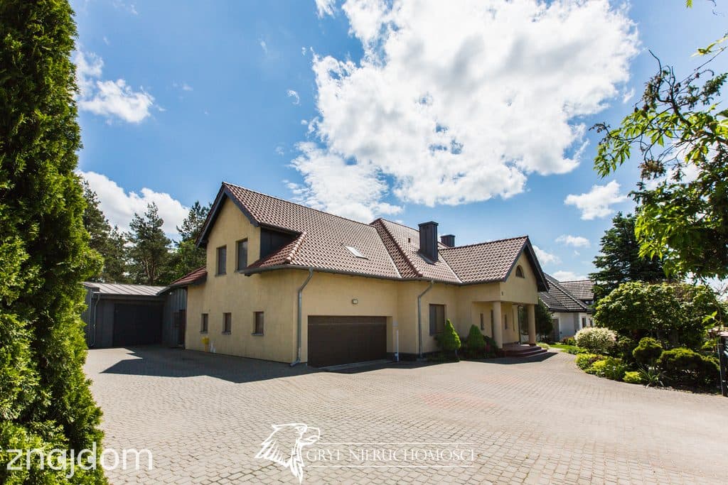 -Dom wolnostojący z ogrodem - garaż 2 stanowiskowy - zdjęcie 4