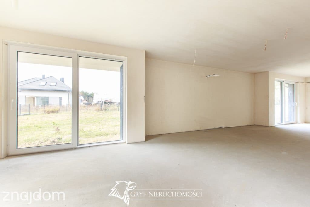 - Przestronny dom wolnostojący - Nowa cena - - zdjęcie 12