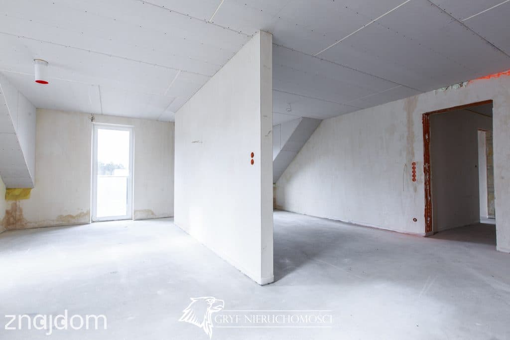 - Przestronny dom wolnostojący - Nowa cena - - zdjęcie 18