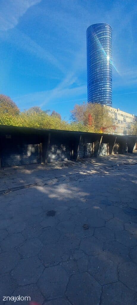 Garaż przy ul. Wielkiej. Wrocław-Krzyki - zdjęcie 7