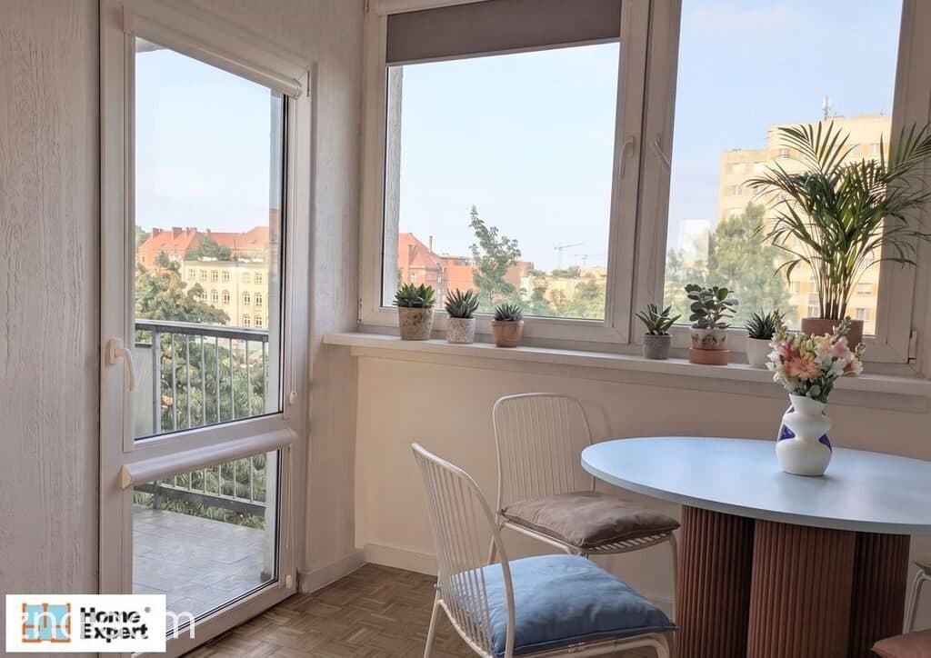 Pełen rozkład/Balkon/CO miejskie/Winda
