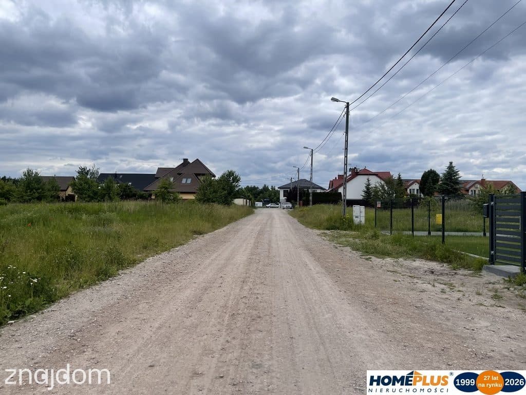 Działka budowlana 930 m² - blisko Warszawy.