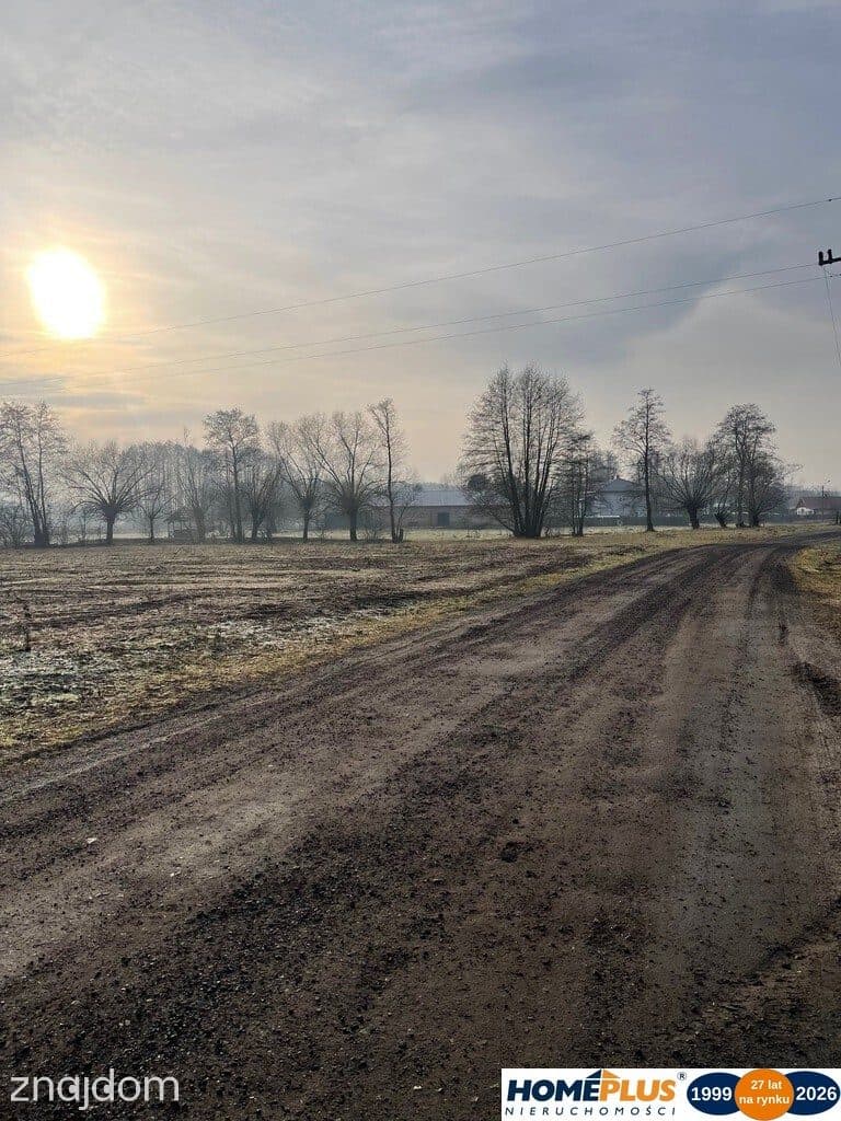 Działka 1050 m² pod zabudowę letniskową.